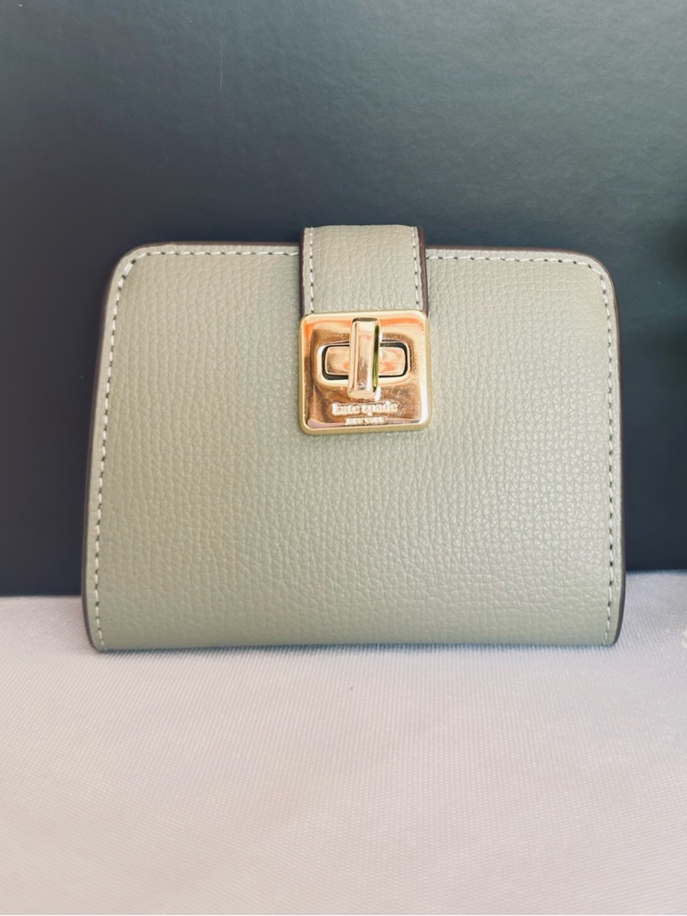 KATE SPADE ~ Olive Green Pebbled Leather Bi-Fold Wallet with Gold Hardware - Picture 6 of 11
